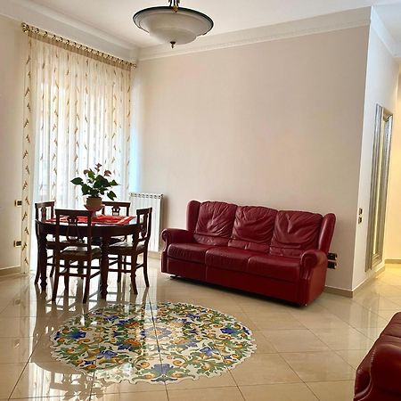 A Casa Di Don Peppino Apartment Salerno Ngoại thất bức ảnh