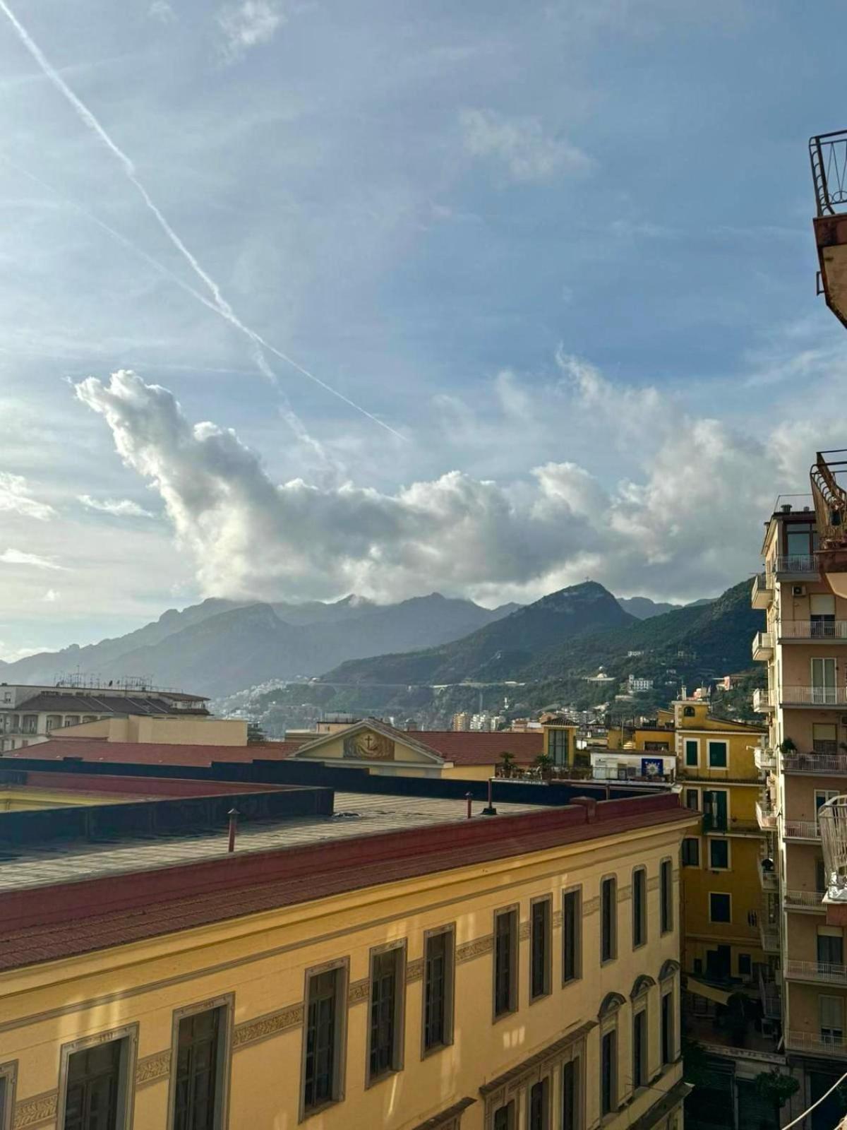 A Casa Di Don Peppino Apartment Salerno Ngoại thất bức ảnh