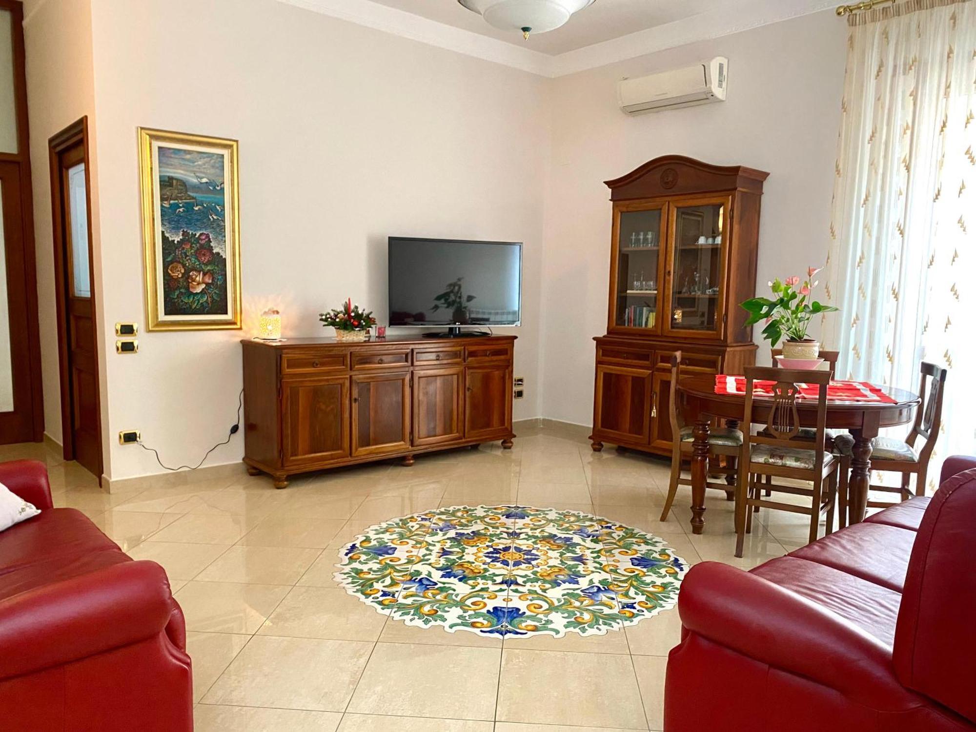 A Casa Di Don Peppino Apartment Salerno Ngoại thất bức ảnh