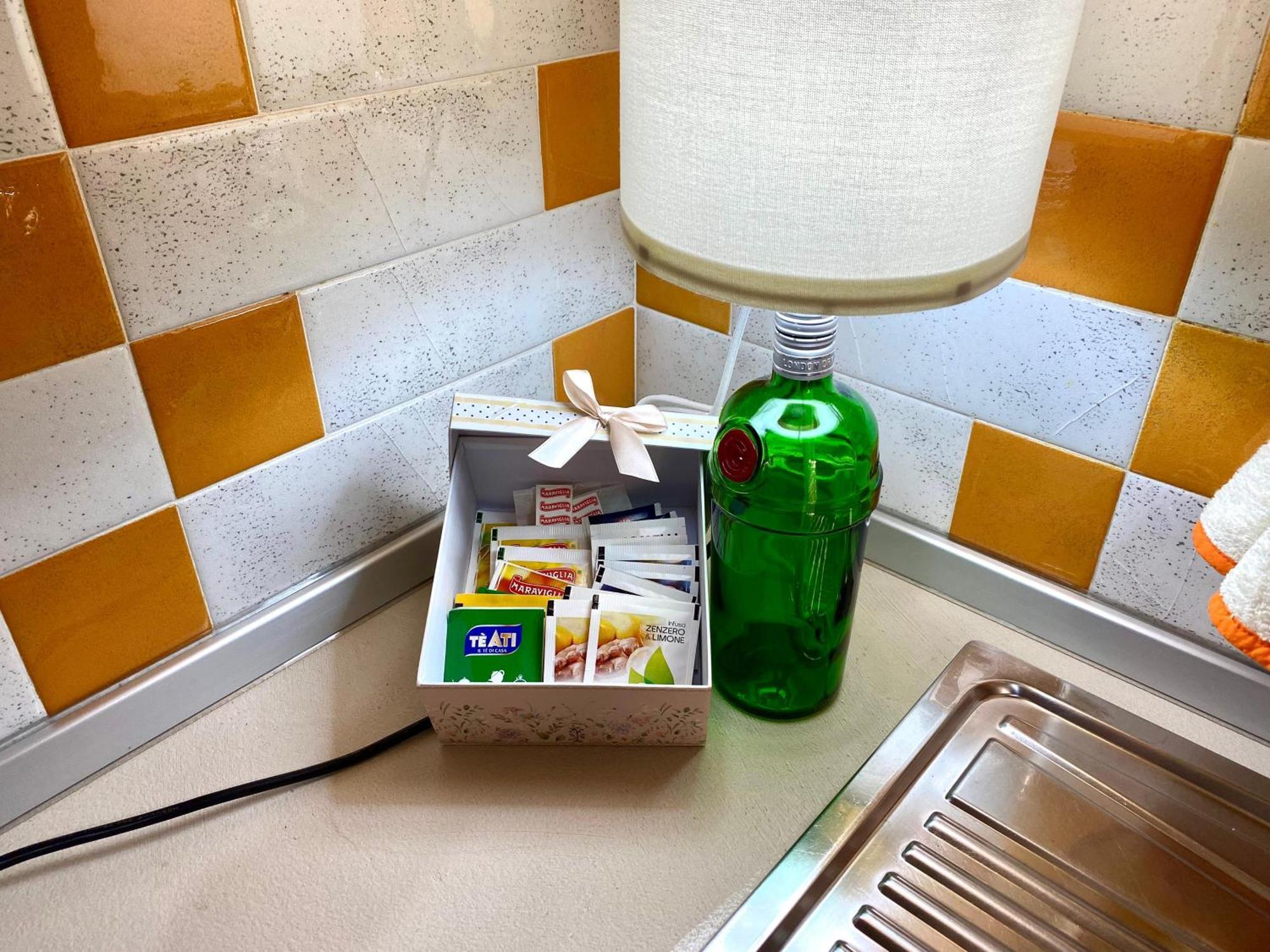 A Casa Di Don Peppino Apartment Salerno Ngoại thất bức ảnh
