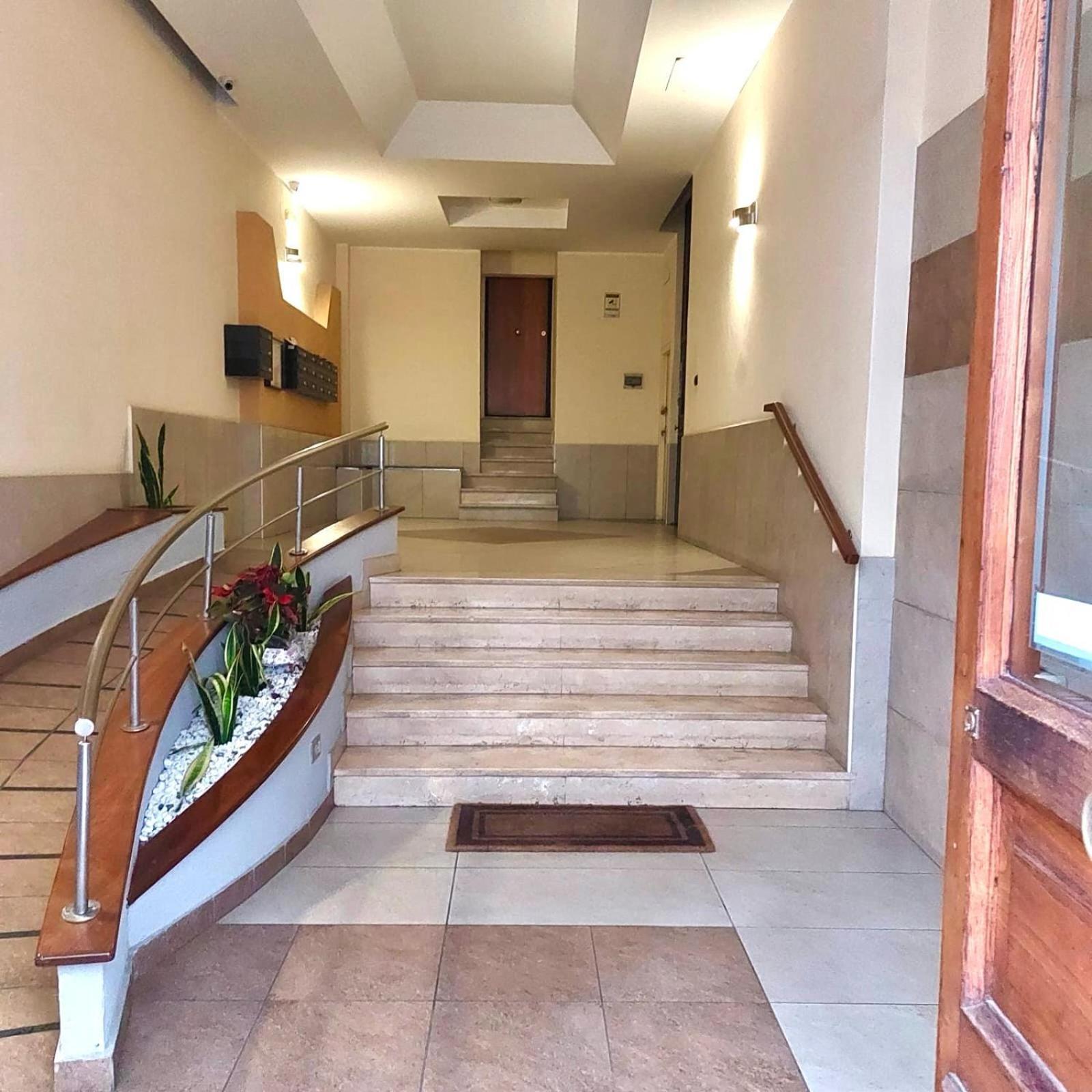 A Casa Di Don Peppino Apartment Salerno Ngoại thất bức ảnh