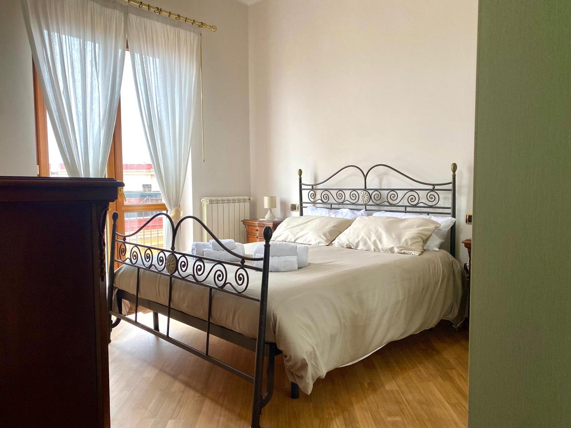 A Casa Di Don Peppino Apartment Salerno Ngoại thất bức ảnh