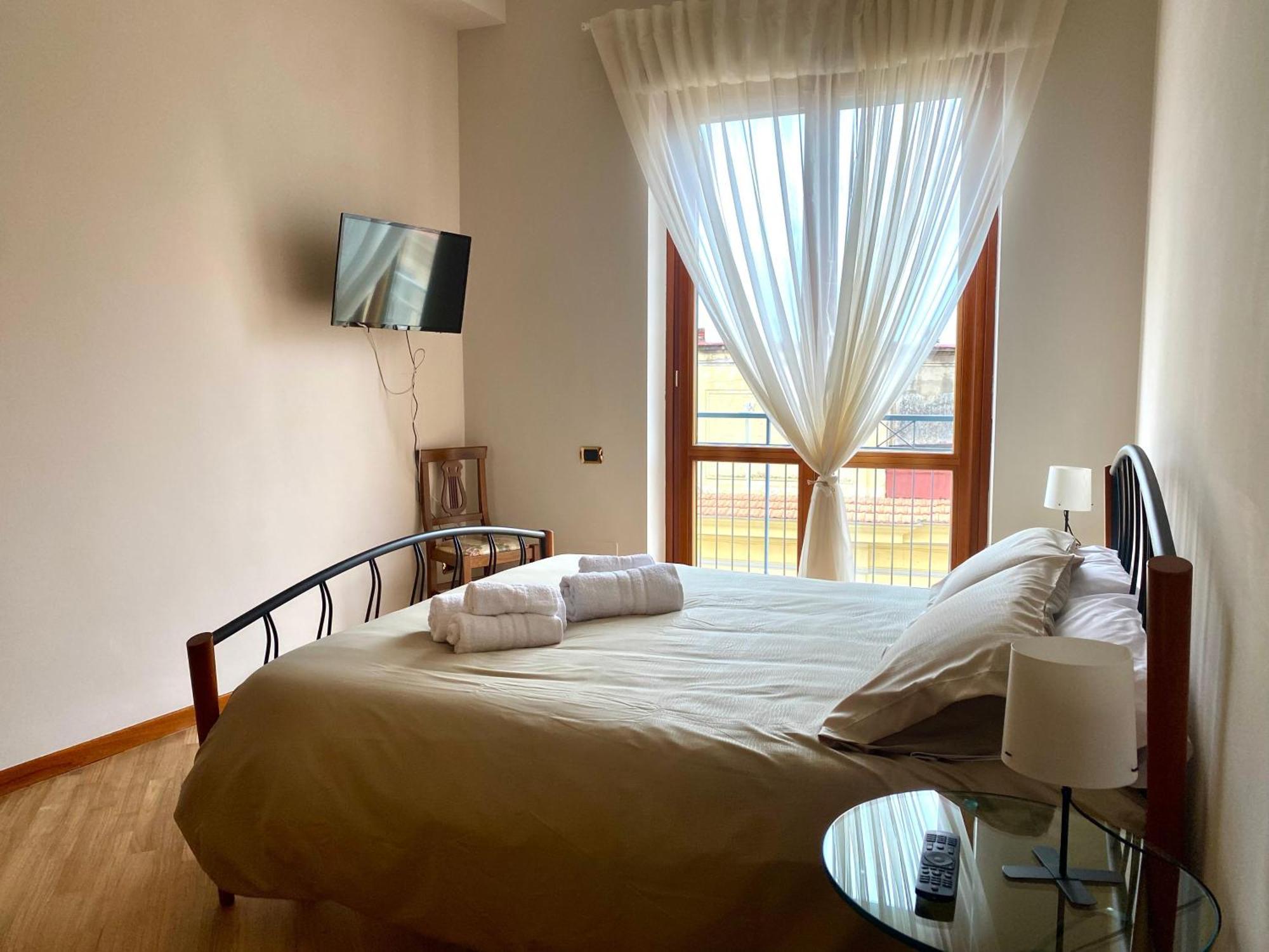 A Casa Di Don Peppino Apartment Salerno Ngoại thất bức ảnh