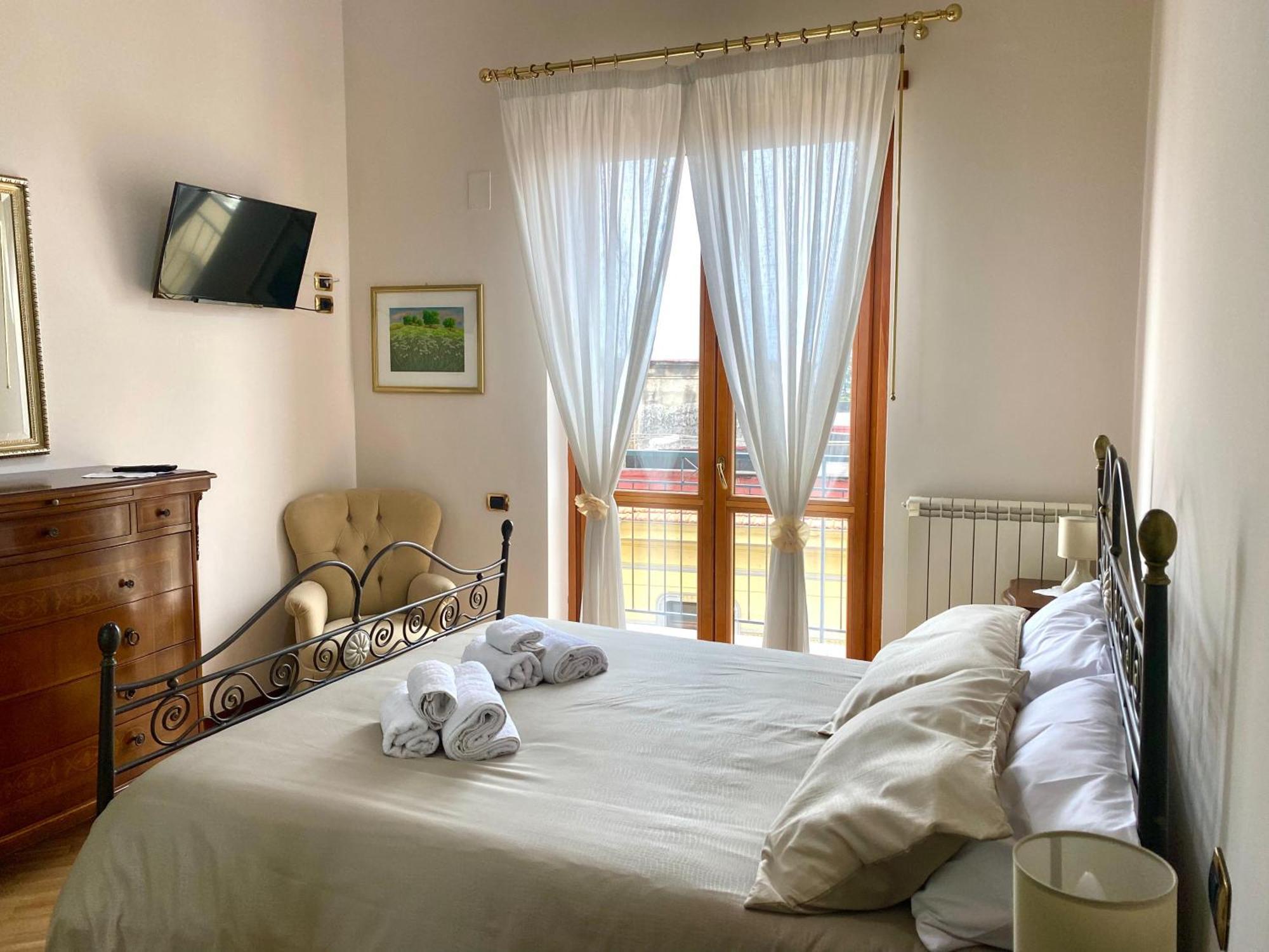 A Casa Di Don Peppino Apartment Salerno Ngoại thất bức ảnh